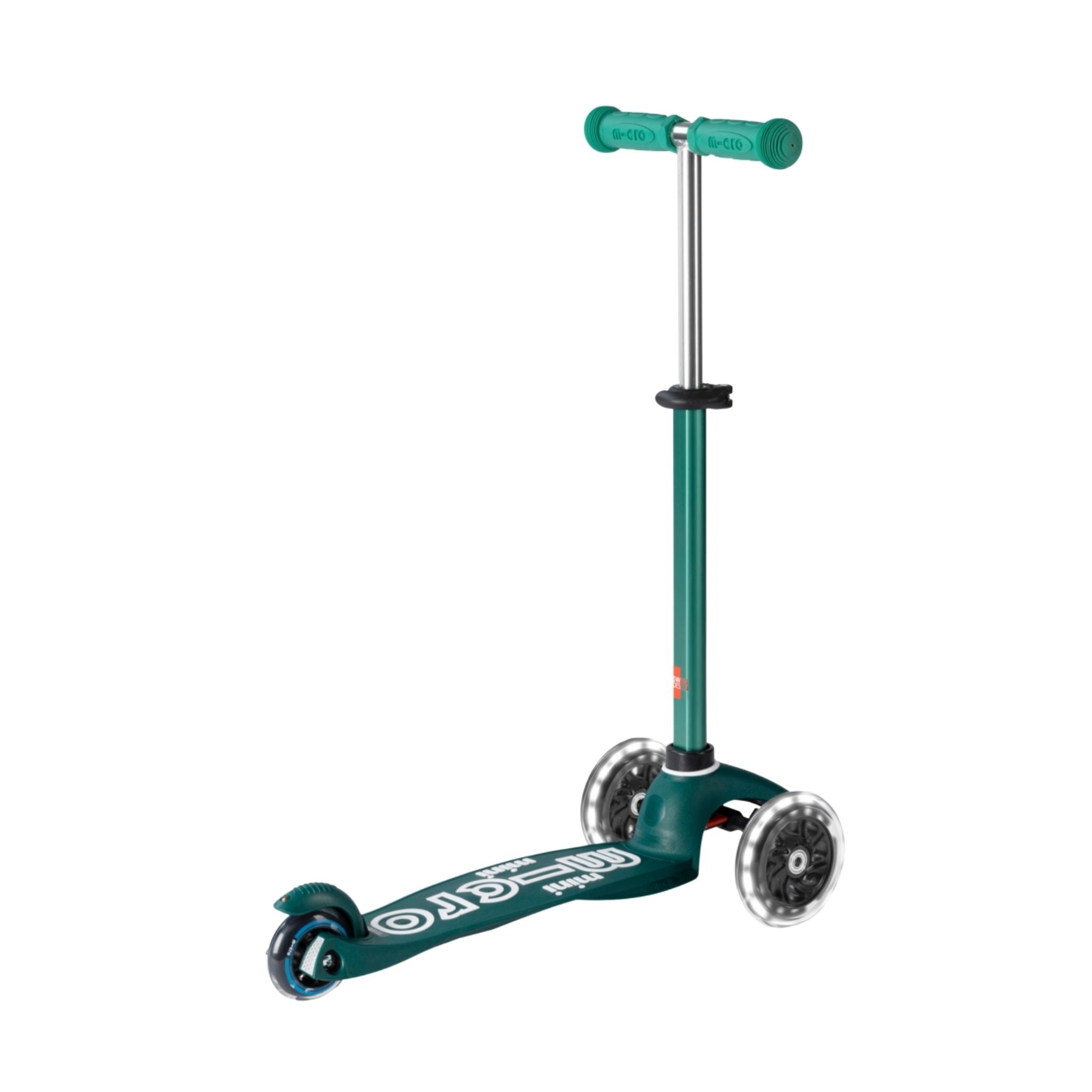 Micro Mini Deluxe 3 Tekerlekli ECO LED Scooter Green